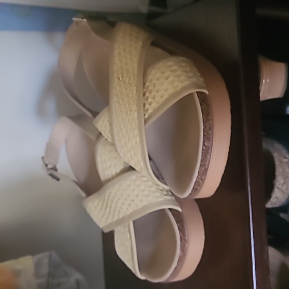 Wyder Studios | Monti Criss-Cross Footbed Sandals - Picture 2 of 4